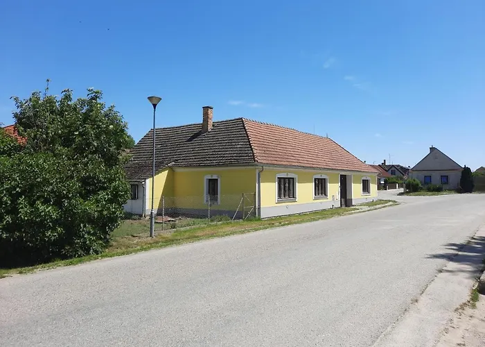 Statek U Veseli Nad Luznici *